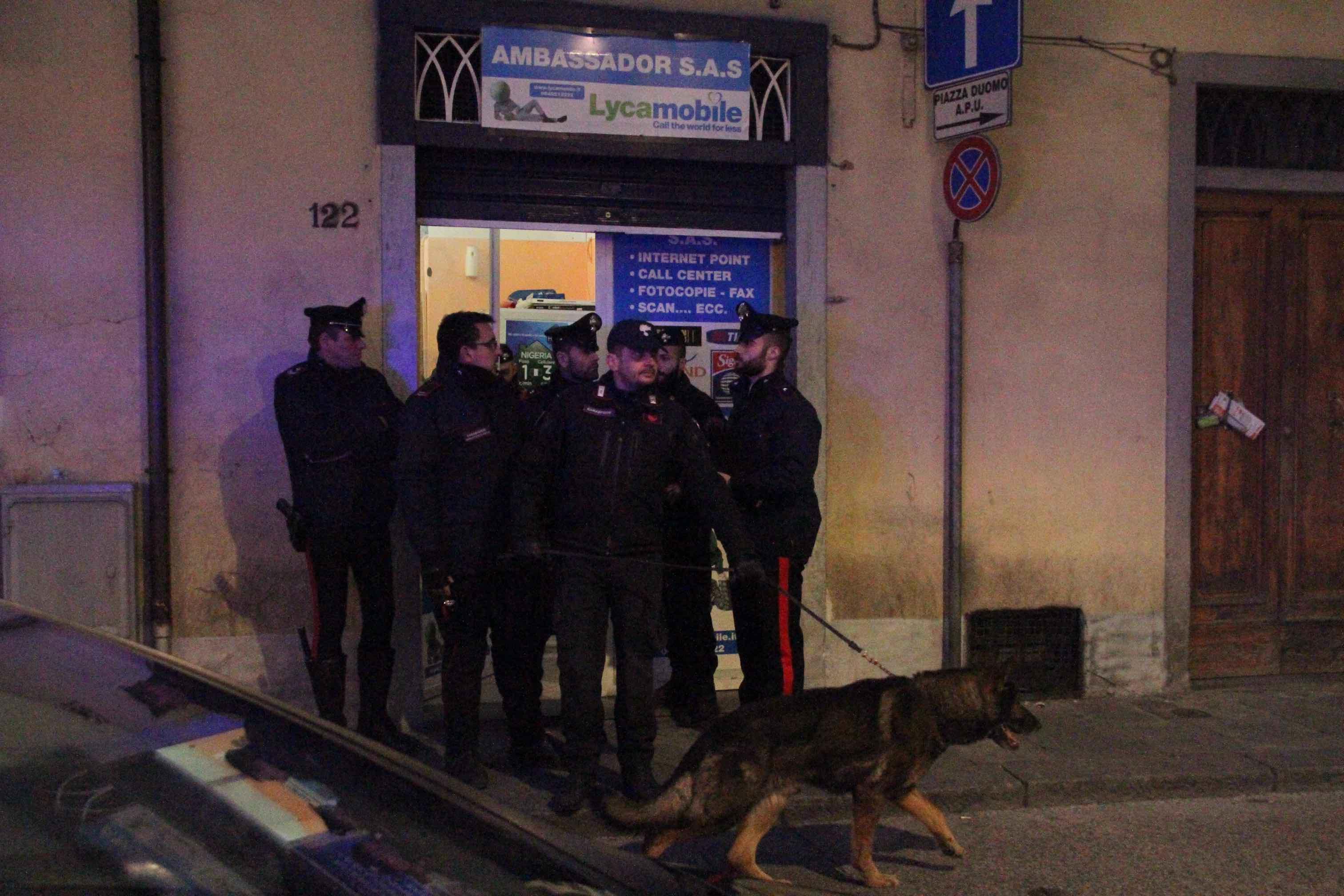 Il cane anti-droga dei carabinieri (foto Batavia)