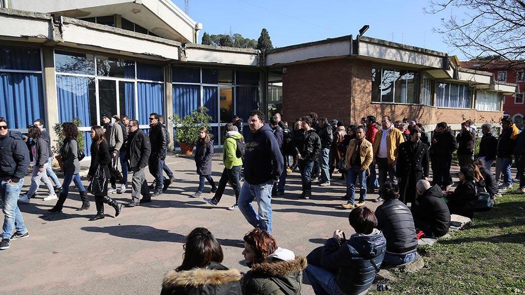 I partecipanti a una selezione per un corso di panificatori organizzato dall’Asev (foto d’archivio)