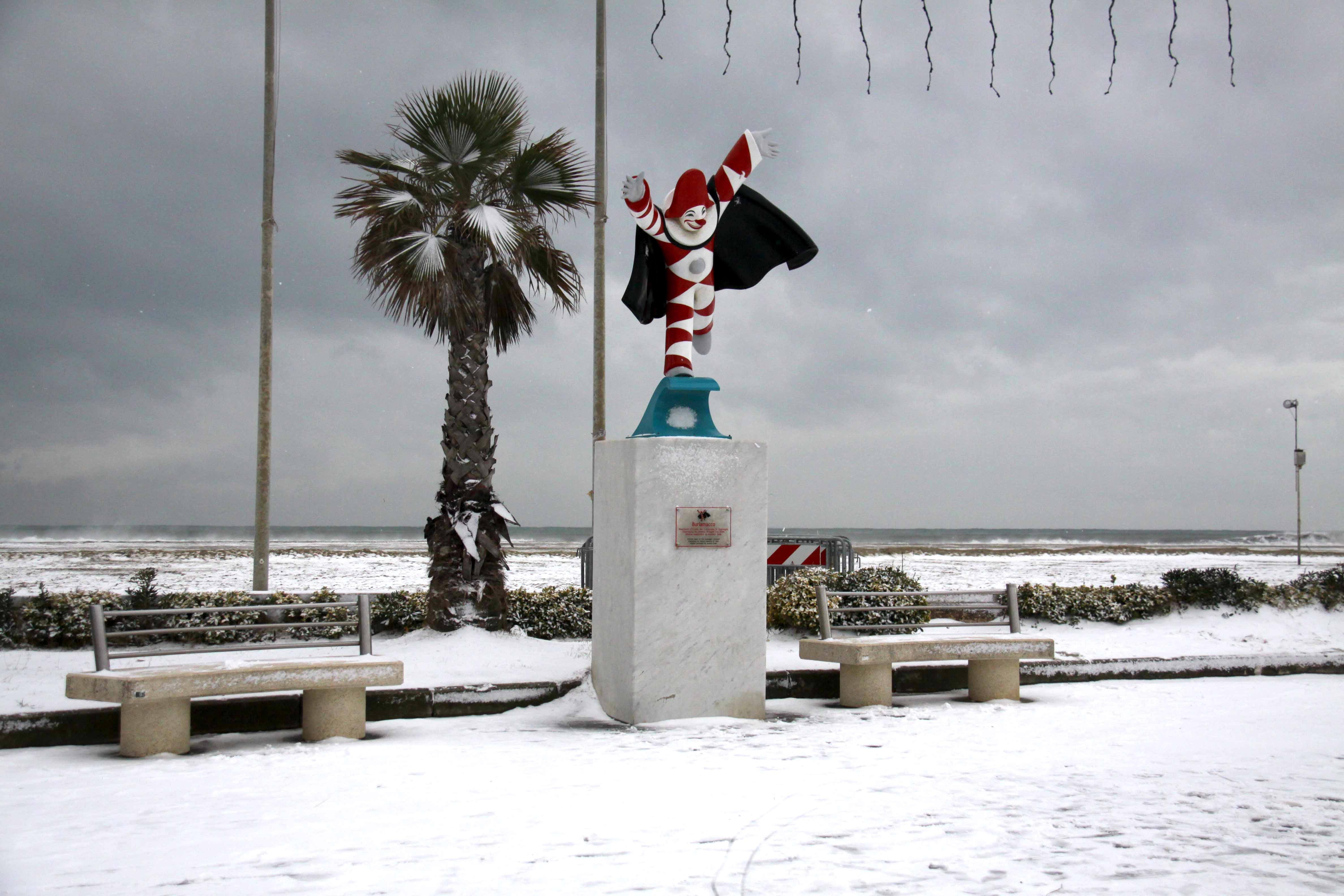 La neve del dicembre 2010 in Passeggiata a Viareggio 