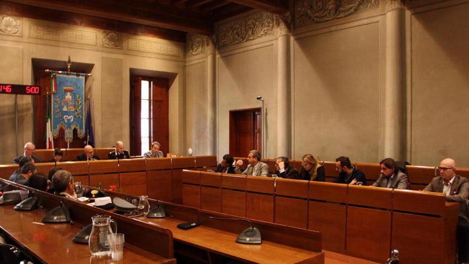 Errore sul bilancio, parte la protesta e in Comune salta l’approvazione