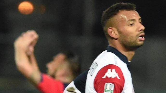 Il Cagliari cede la vetta al Crotone