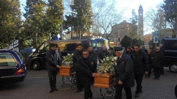 Bruna ed Egidio un addio insieme e tanta commozione