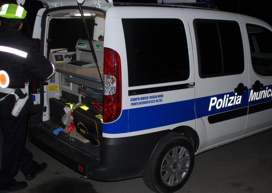 Guidava con l’assicurazione scaduta e falsa, denunciato