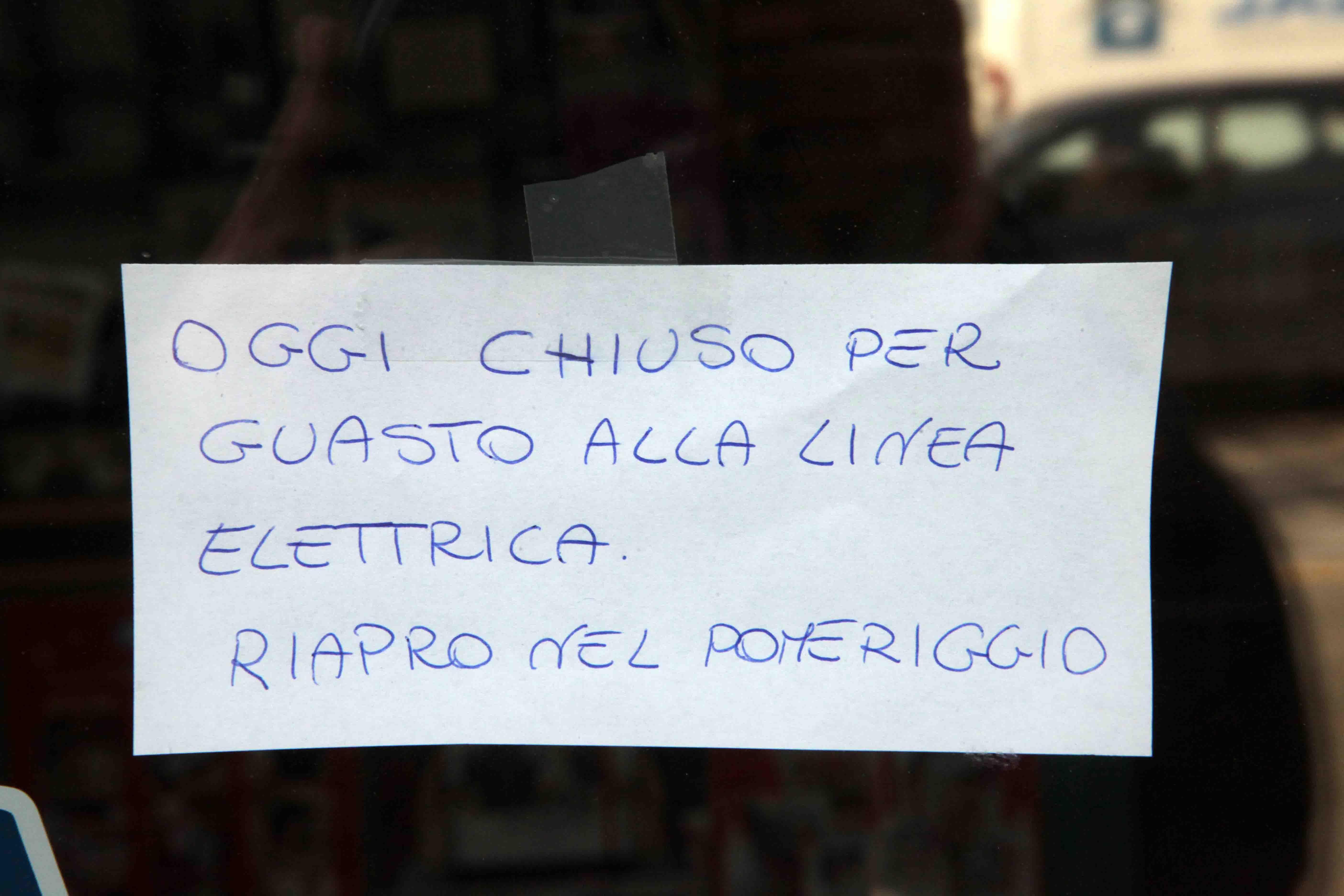 Via Emilia Ospizio senza corrente elettrica