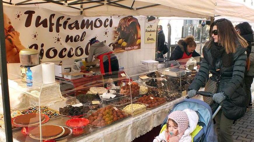 Il centro diventa una pasticceria a cielo aperto