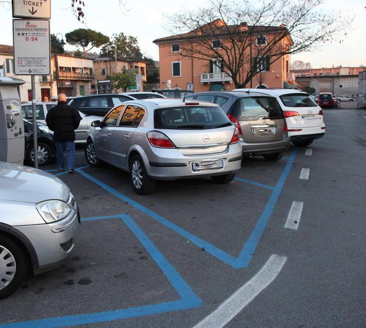 Coro di no alla modifica del parcheggio delle Poste 