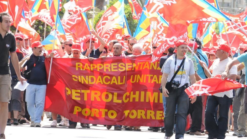 Il territorio incrocia le braccia per salvare la Chimica Verde
