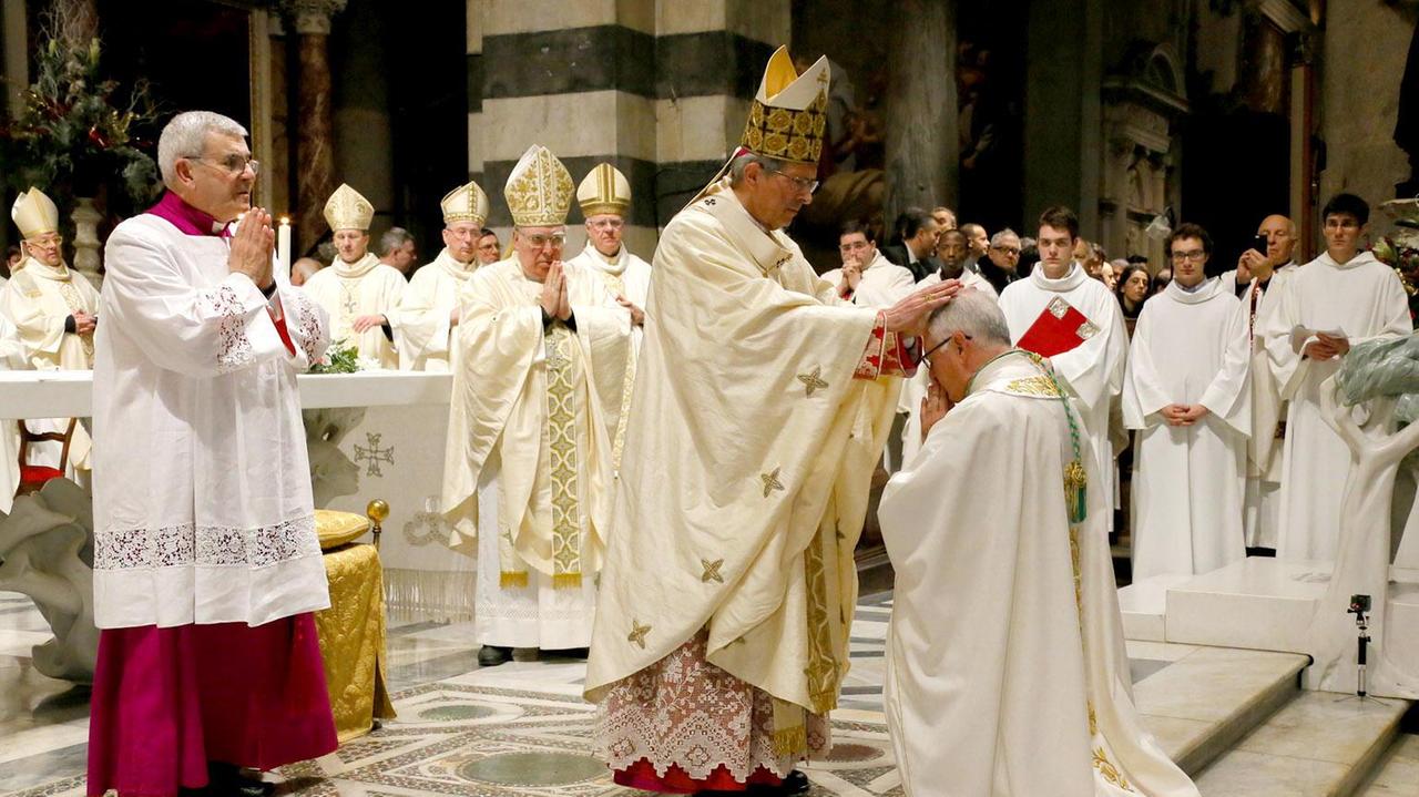 La cerimonia di ordinazione episcopale del vescovo Filippini a Pisa