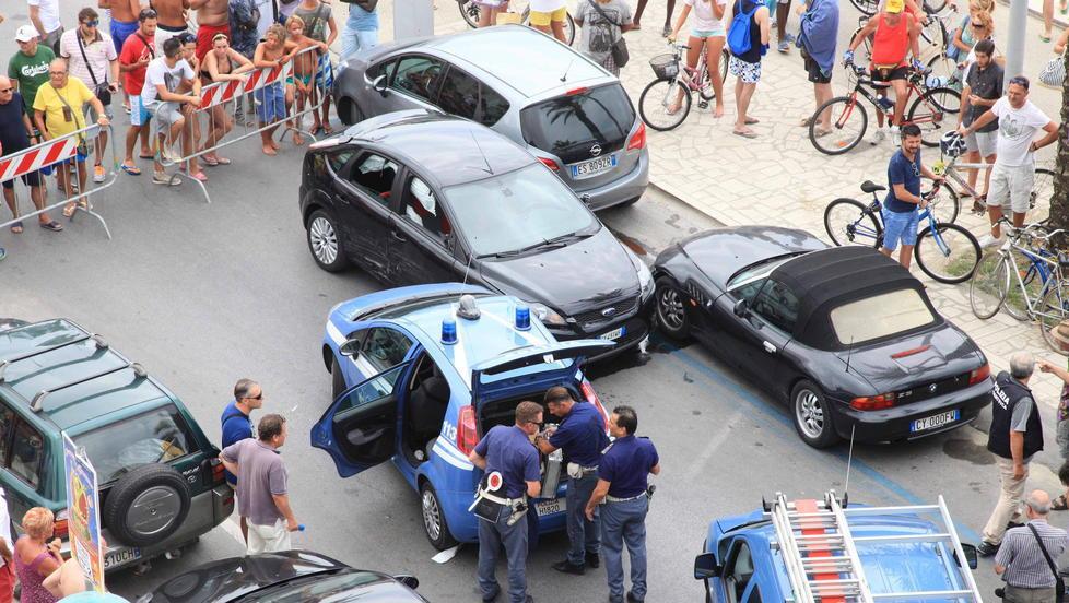 Spari a Lido, avvocato accusa: «Colpi esplosi ad altezza d’uomo» 