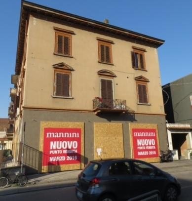 Solaio pericolante, palazzina evacuata