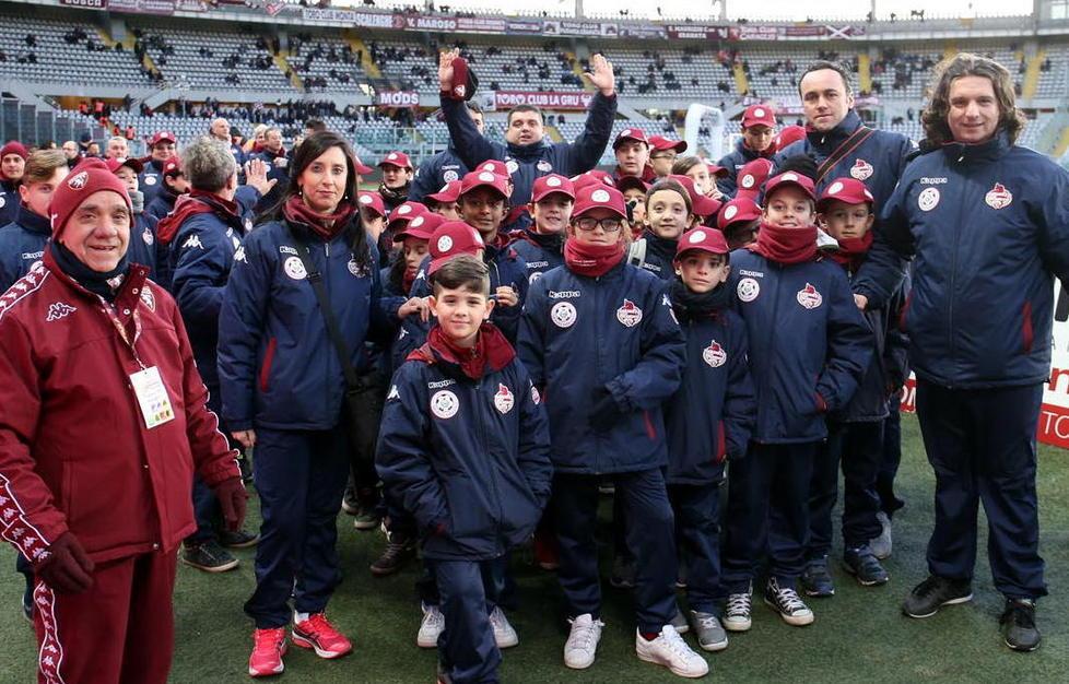 Giovani Granata sfilano all’Olimpico 