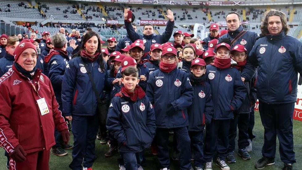 Giovani Granata sfilano all’Olimpico