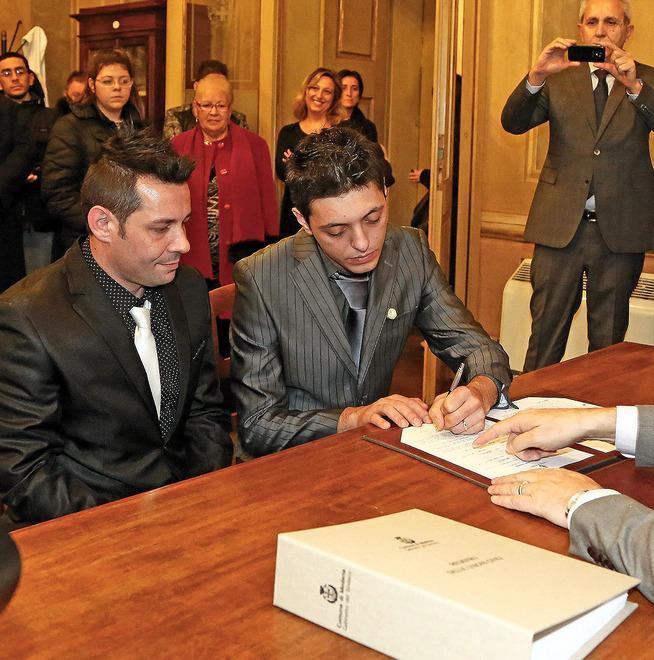Unioni civili, scontro tra Pd e Santoro