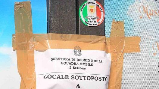 La polizia chiude un altro centro massaggi cinese
