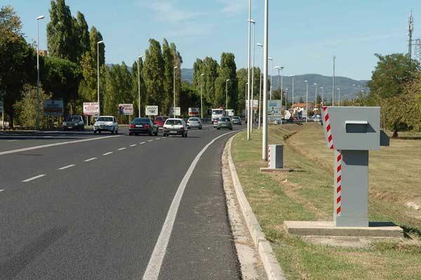 Modena, Autovelox: il prefetto revoca i permessi