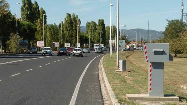 Modena, Autovelox: il prefetto revoca i permessi