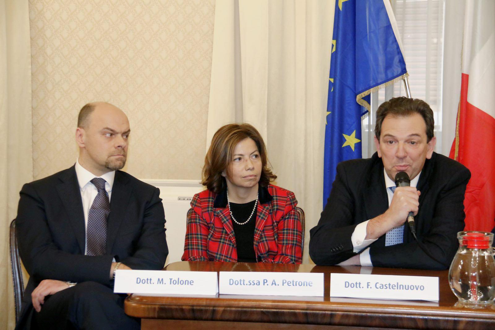 Da sinistra Massimiliano Tolone, Paola Petrone e Federico Castelnuovo (Pentafoto)