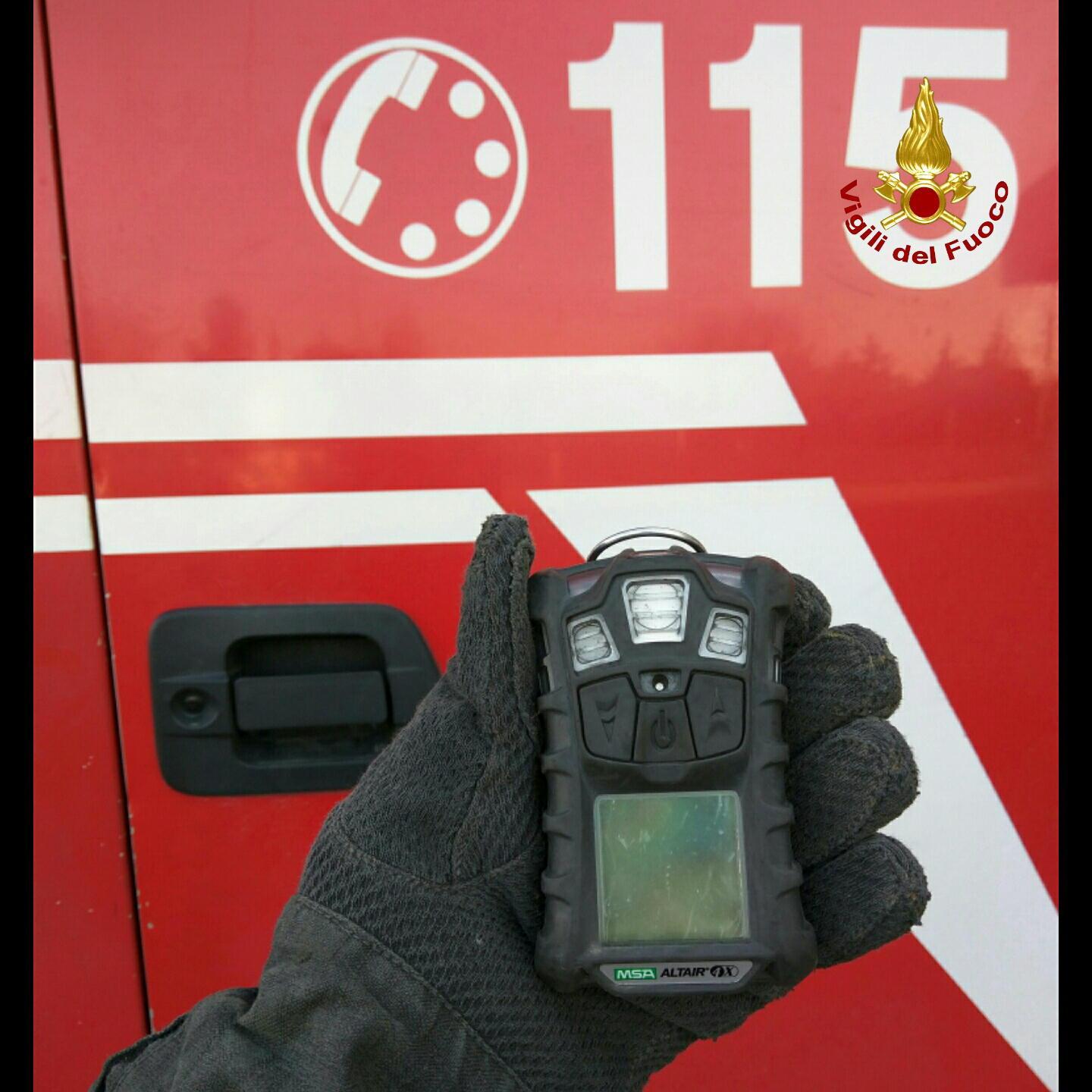 Un rilevatore di gas in dotazione ai vigili del fuoco