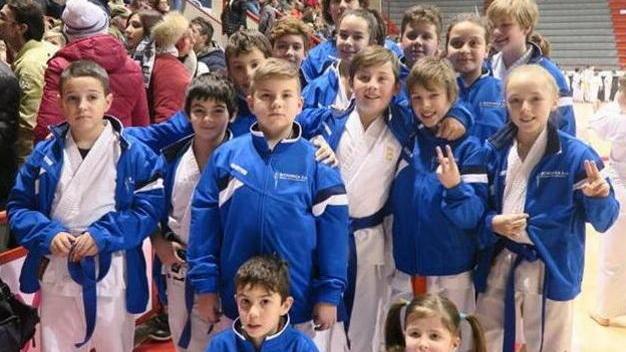 Karate, pioggia di medaglie per lo Shin-do Rosignano