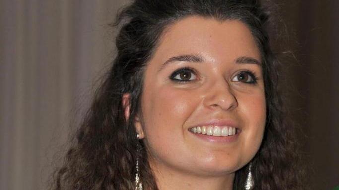 La reginetta Laura Occhi scuri e sorriso magico