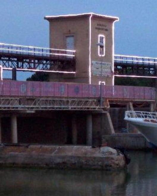 In tre tentano di investire i carabinieri 