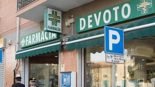 Rapina sventata con la stampella