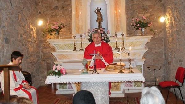 Cerimonia nella piccola chiesetta