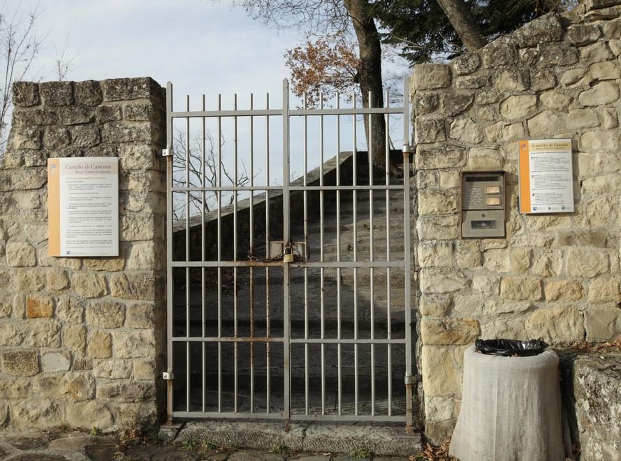 Un grande happening per “proteggere” il castello di Canossa 