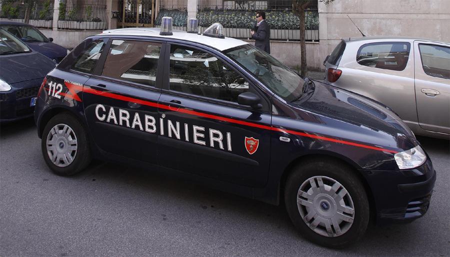 Assemini, annuncia il suicidio su Facebook: salvata da carabinieri e 118 