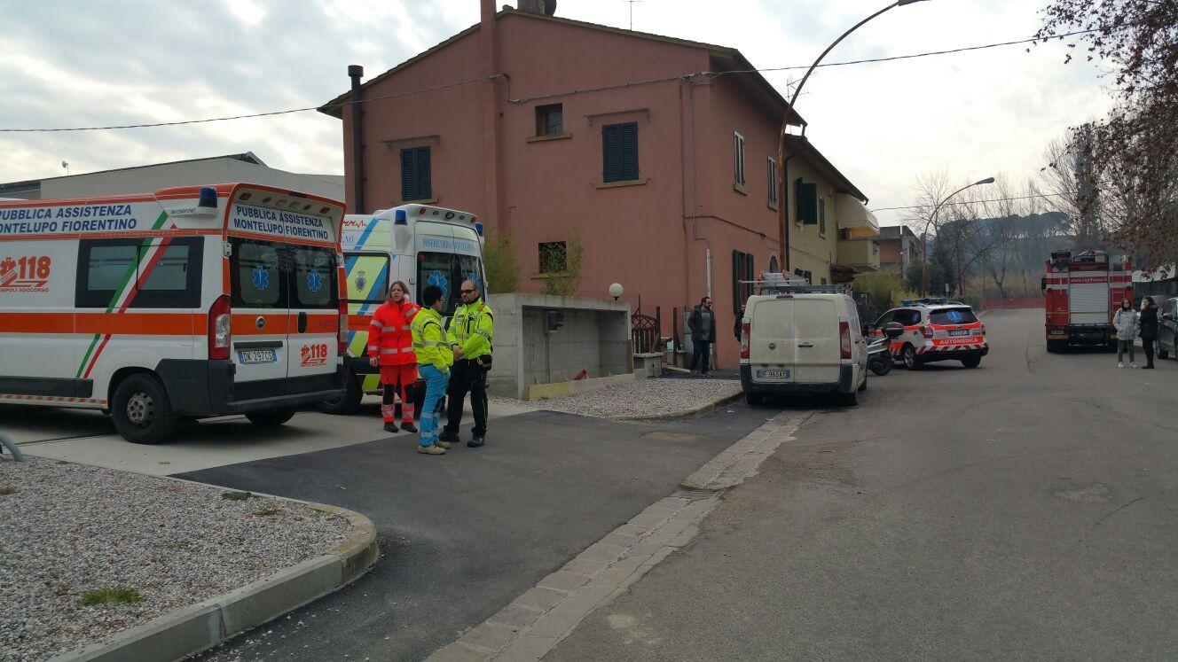 Esplosione in casa per una fuga di gas, feriti due operai