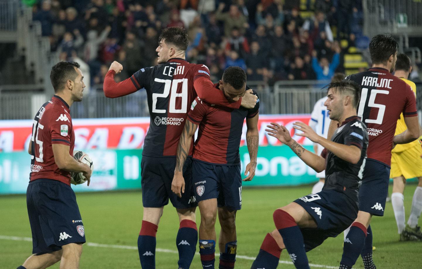 Un'immagine della partita Cagliari-Como