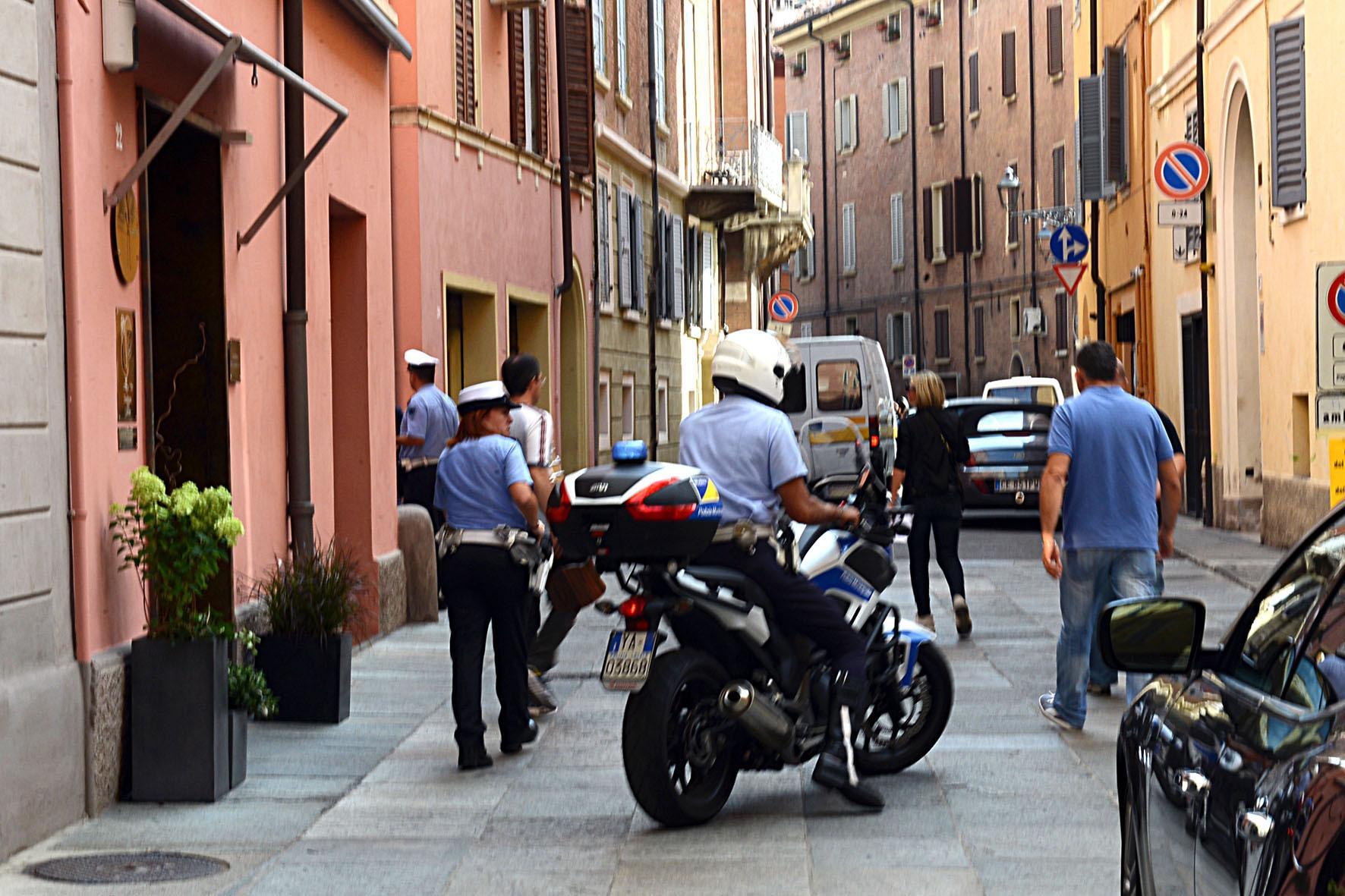 Preso spacciatore in piena "movida" a Modena