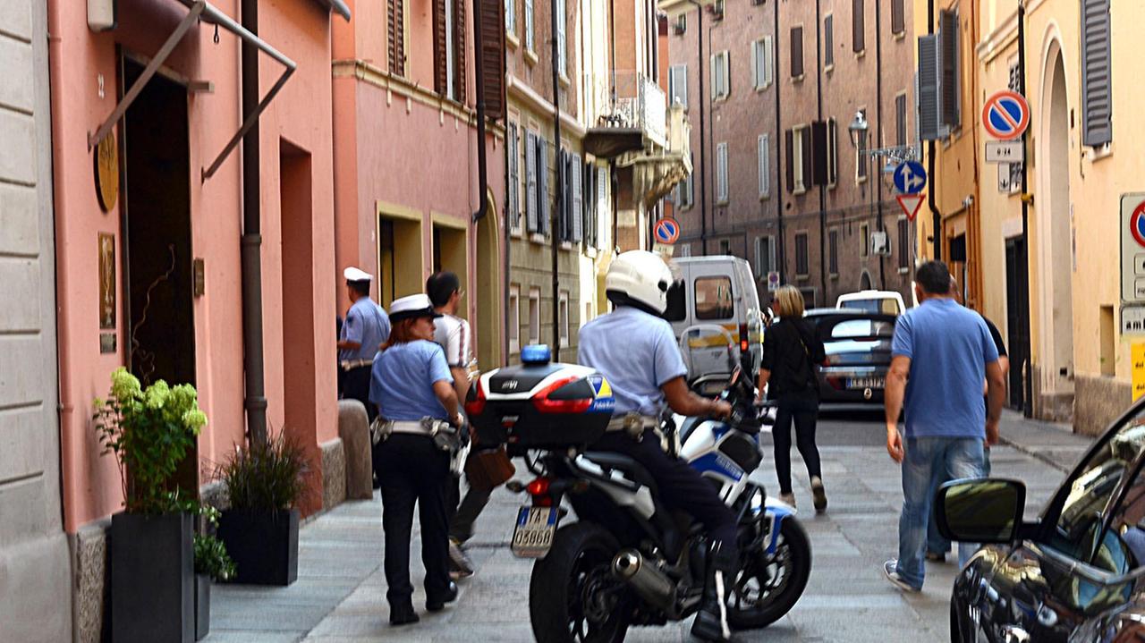 Preso spacciatore in piena "movida" a Modena