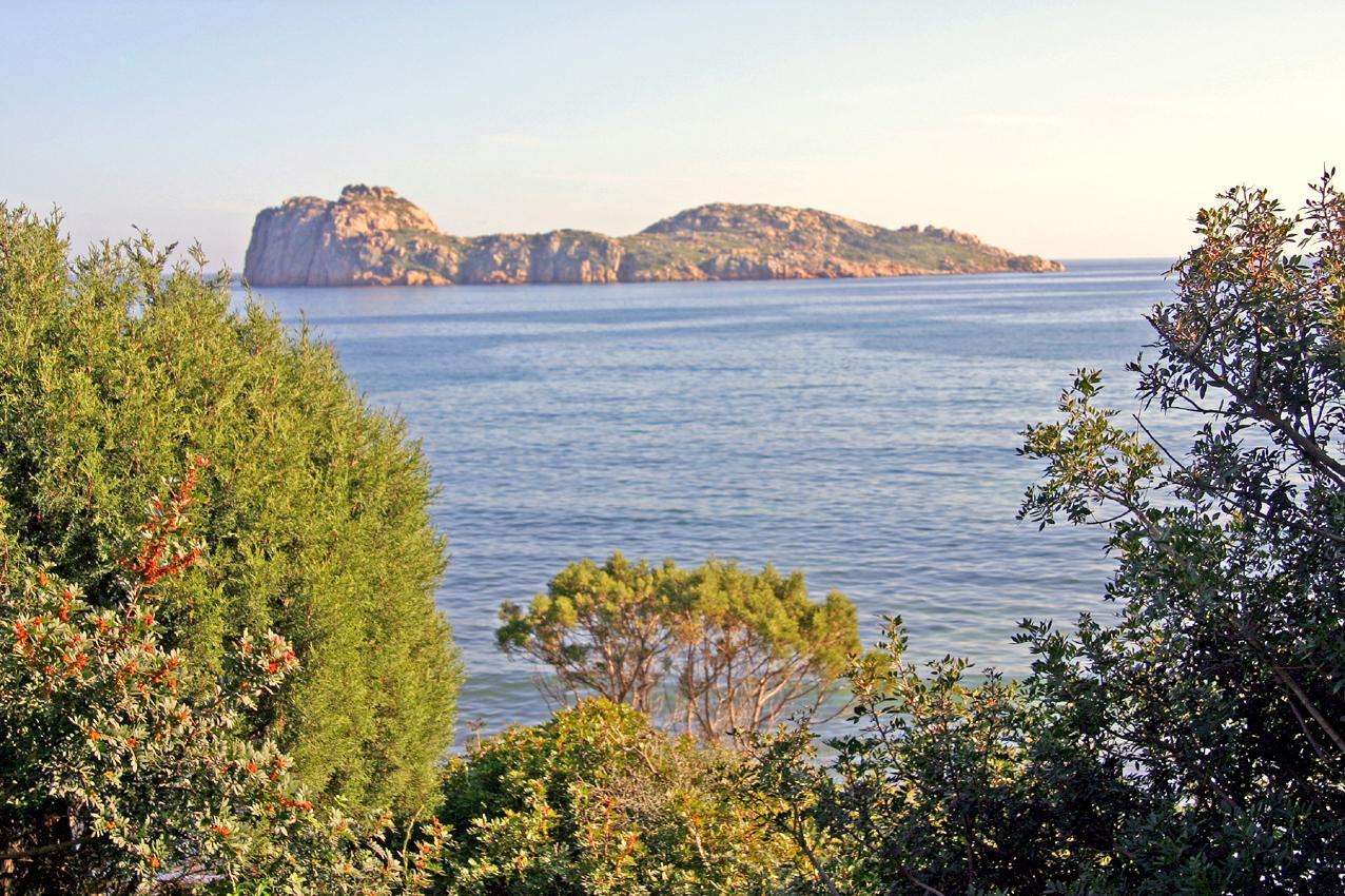 L'isola rossa davanti a Capo Teulada