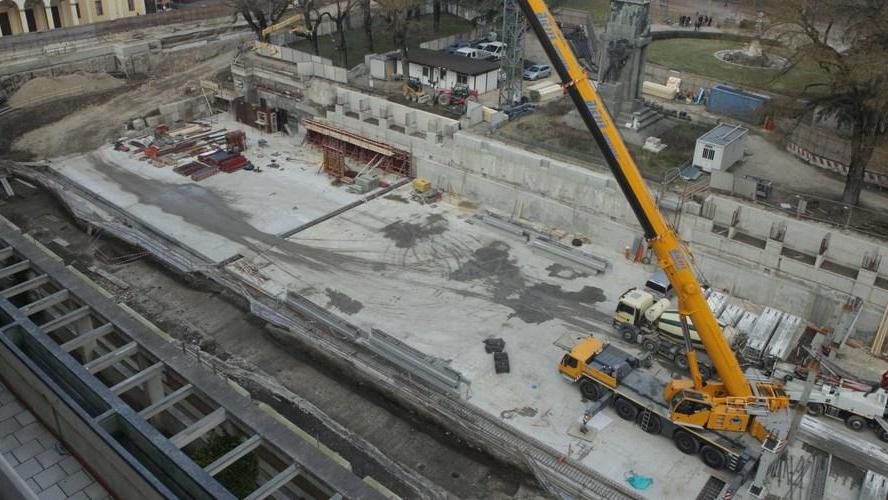 Lodetti: «Park Vittoria, a marzo la piazza sarà coperta»