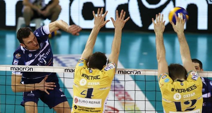 Volley/ Live Revivre Milano - Dhl Modena Volley 0-2 (18-25; 19-25) 