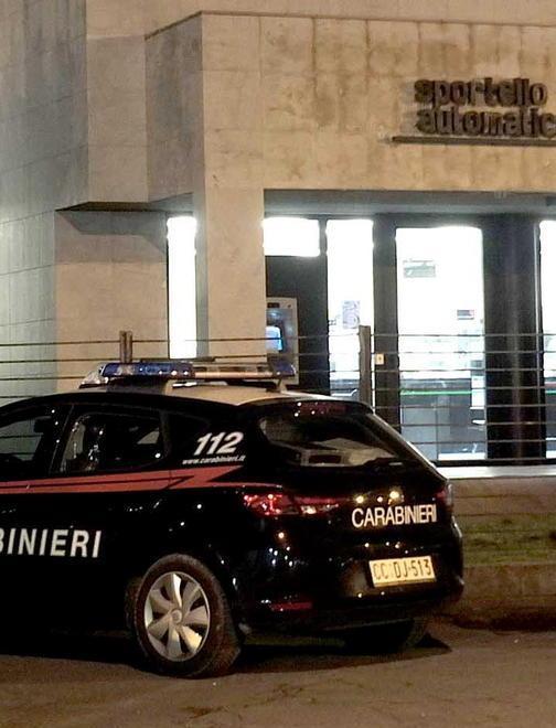 Banditi svaligiano banca 