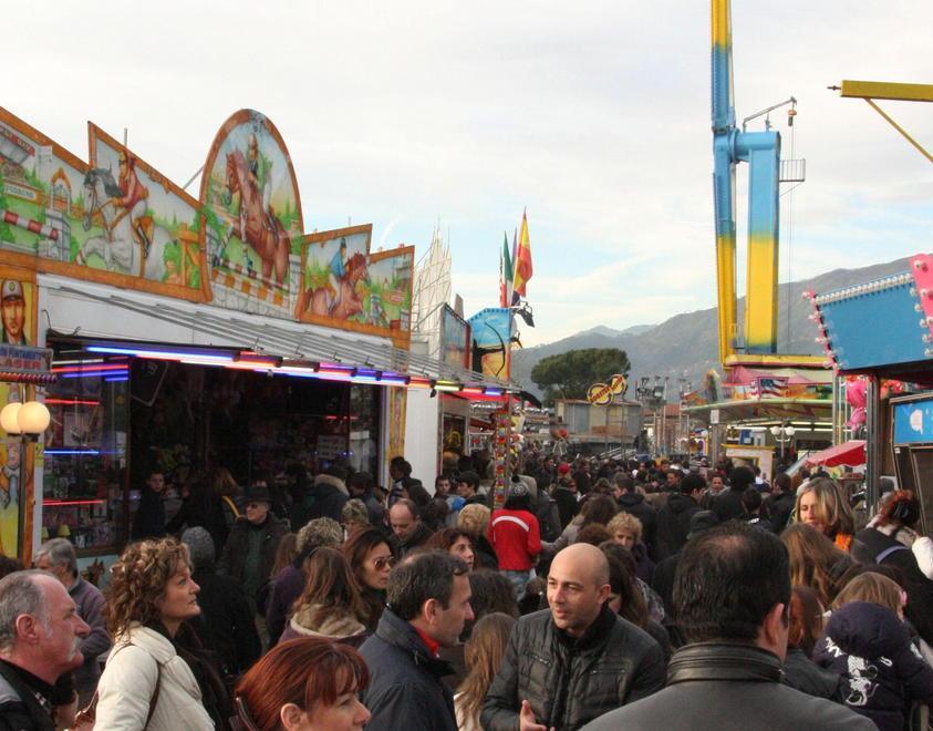 Apre il luna park è polemica sui parcheggi 