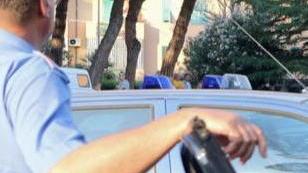 Marina, spaccano i vetri per rubare dentro alle auto