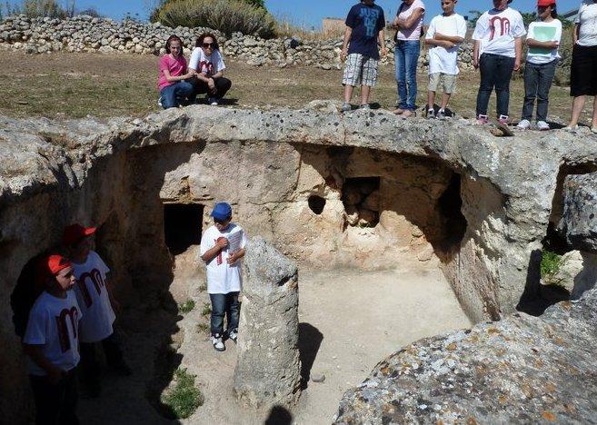 Escursione alla necropoli di Su Crucifissu Mannu