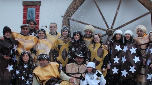 Con la sfilata di “Sas Tropas” si aprono i riti del Carnevale