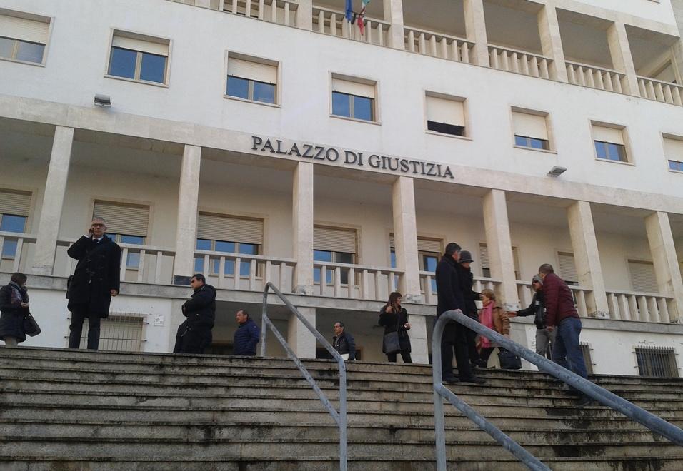 Tentata rapina con sequestro, due arresti 