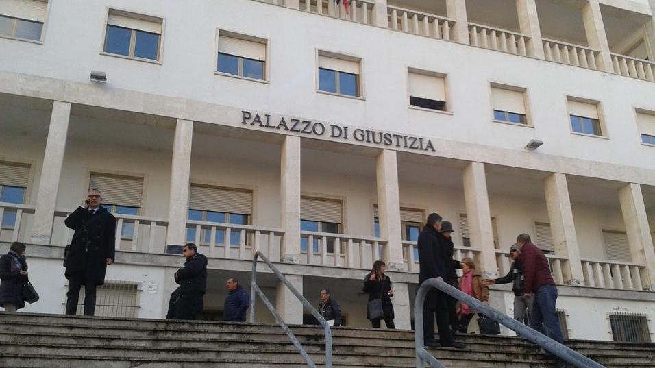 Tentata rapina con sequestro, due arresti