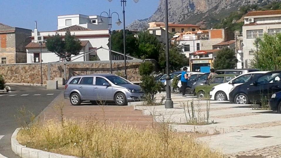 Siniscola, una piazza per don Migliorisi