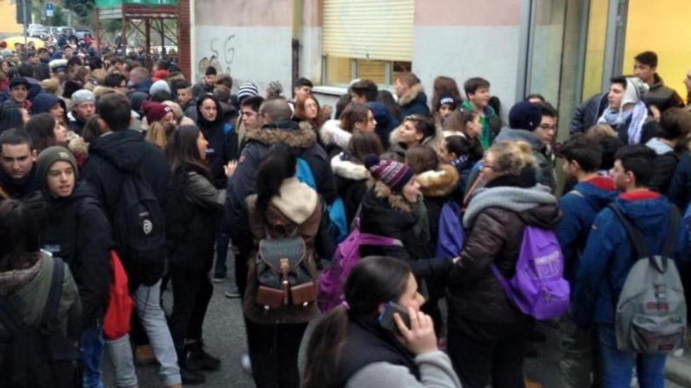 Gelo in aula al Toniolo, addio lezioni