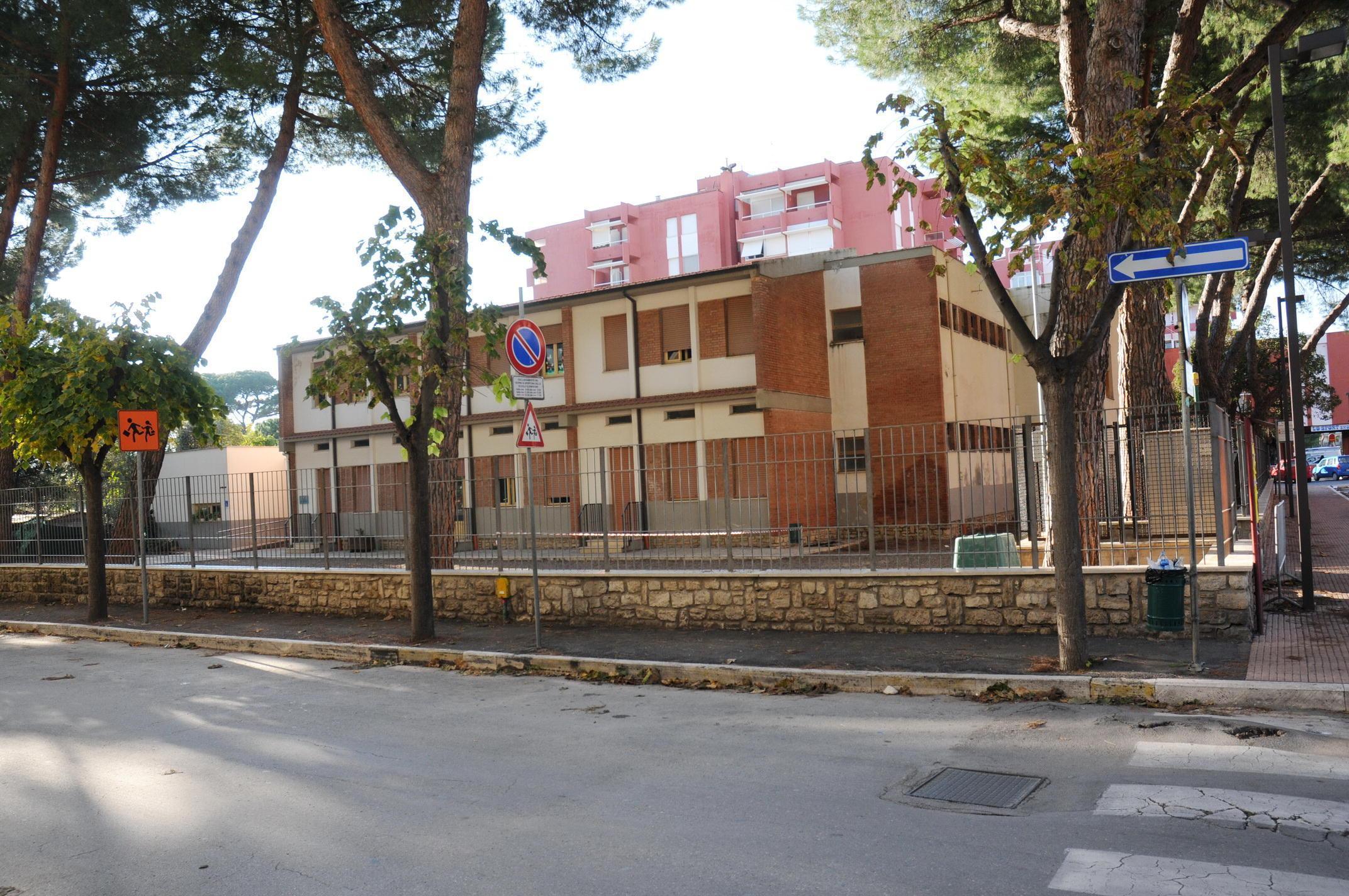 La scuola di via Cimarosa dove insegnava la maestra