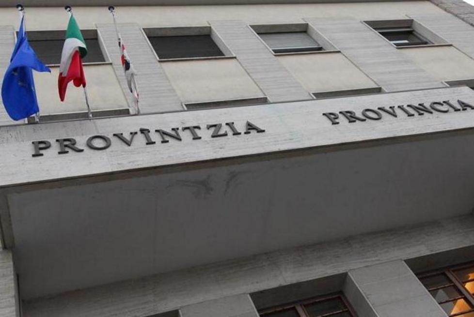 Le Province non muoiono più: al costo di 600 milioni di euro resteranno in vita per il 2016 