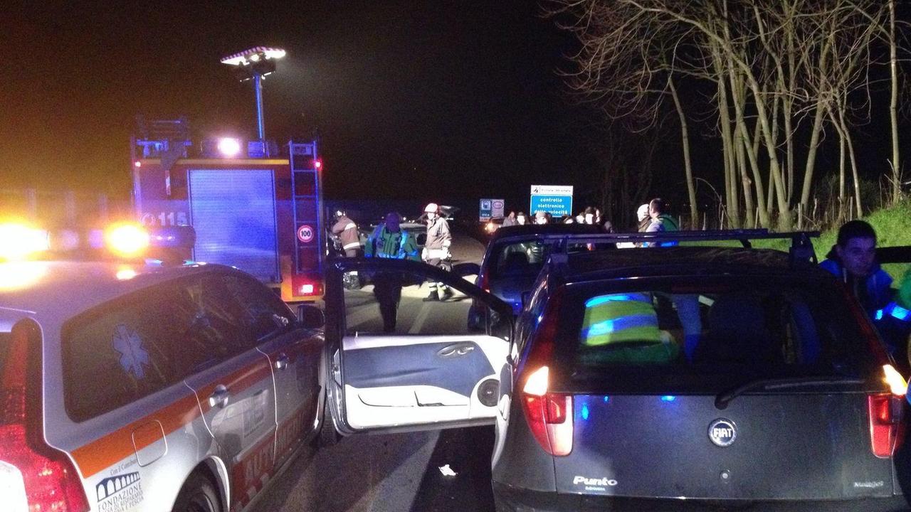 Tre feriti nell'incidente in autostrada a Serravalle