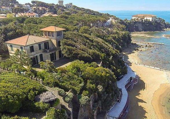 La villa sulla baia del Quercetano in vendita a 10 milioni