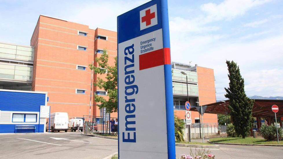Colpito da un infarto mentre guarda la partita
